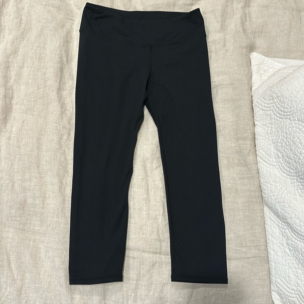 Women’s Fabletics capri leggings size xs